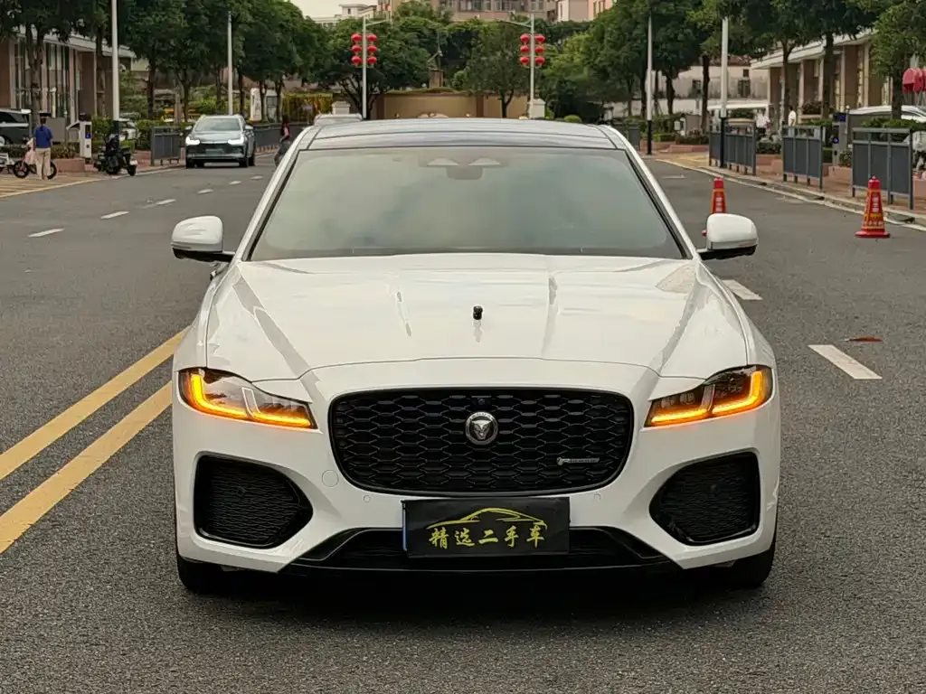 Jaguar XFL — фото 4