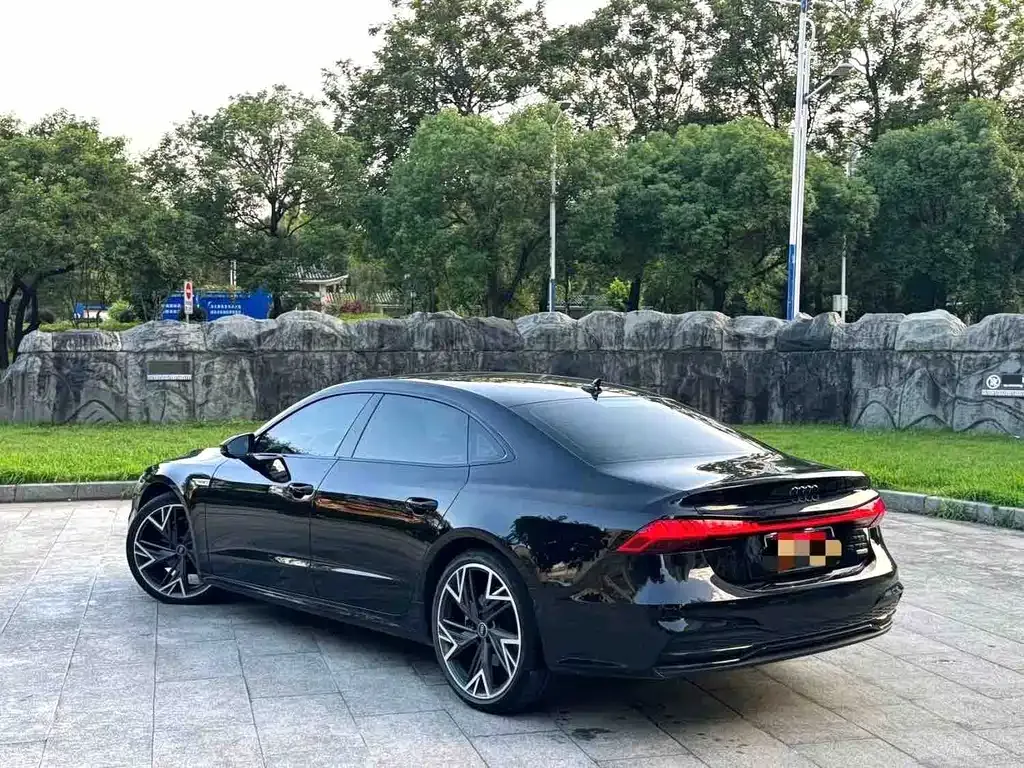 Audi A7L — фото 7
