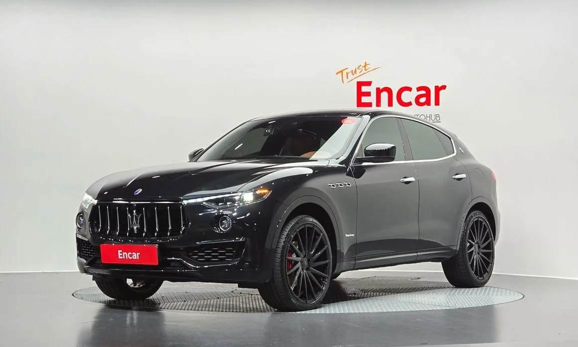 Maserati Levante — фото 1