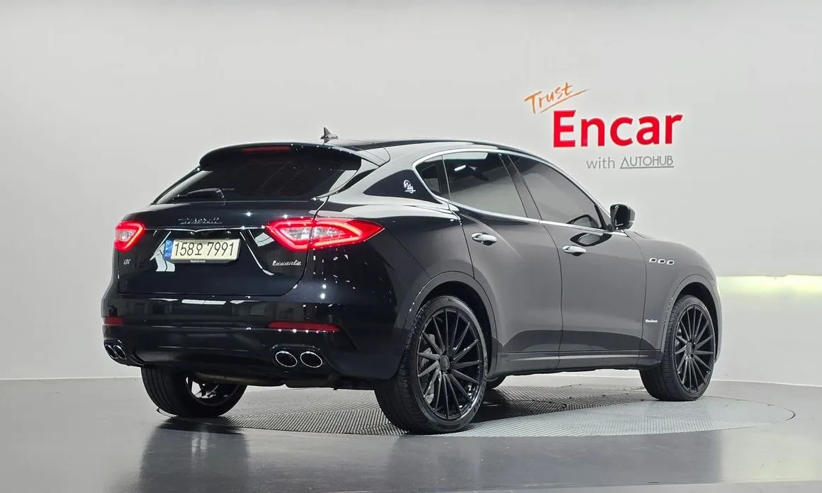 Maserati Levante — фото 4