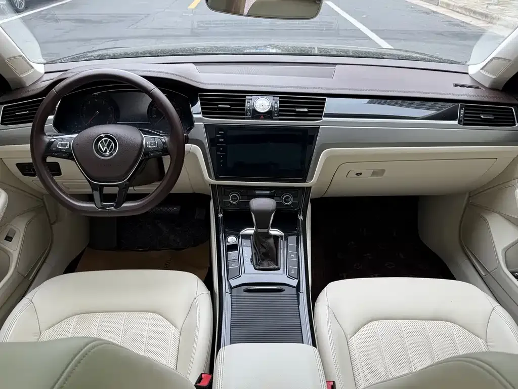 Volkswagen Phideon — фото 3