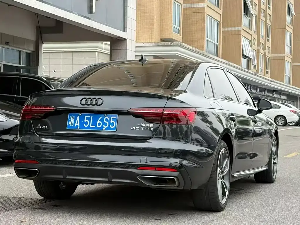 Audi A4L — фото 5