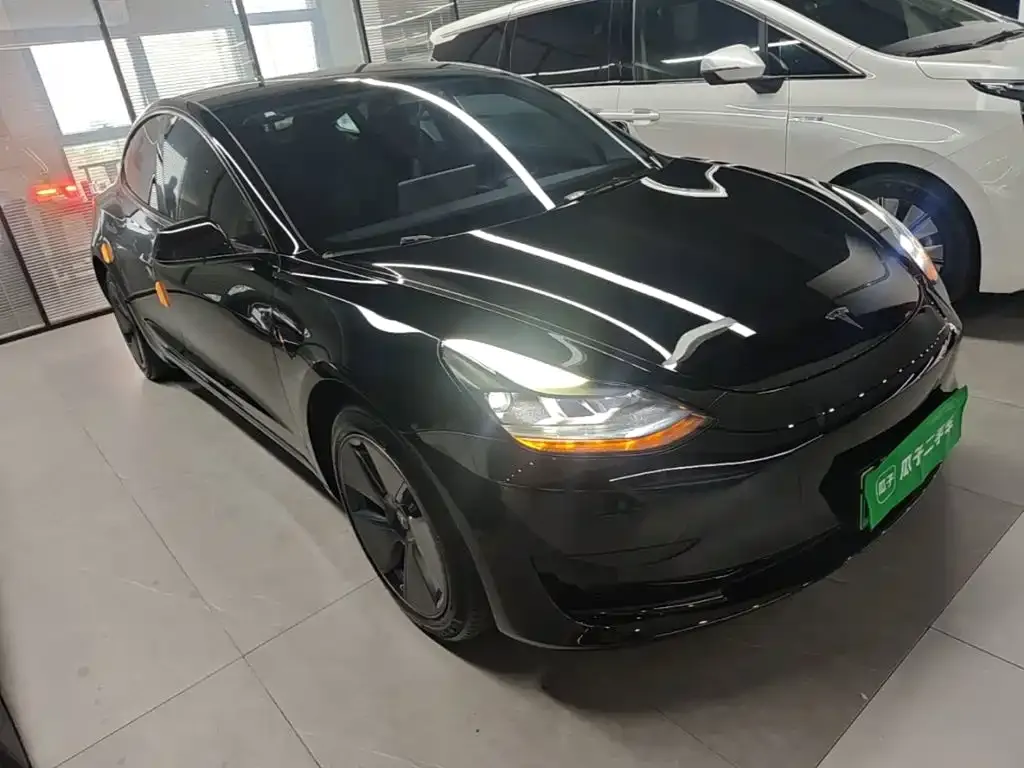 Tesla Model 3 — фото 5
