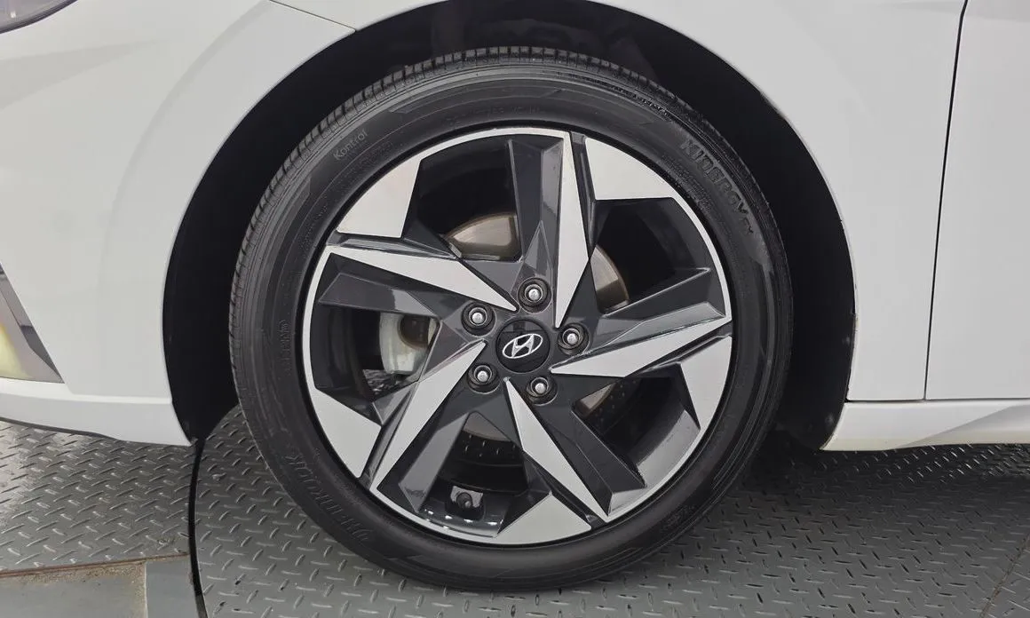 Hyundai AVANTE — фото 3