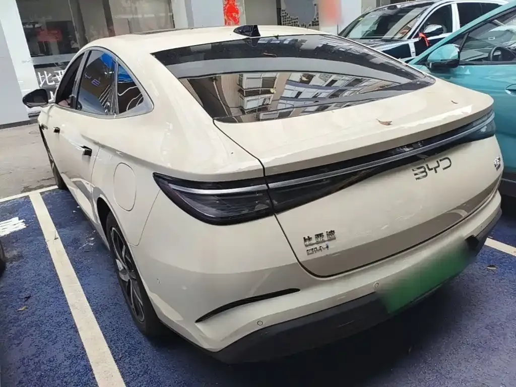 BYD Seal 07 DM-i — фото 9