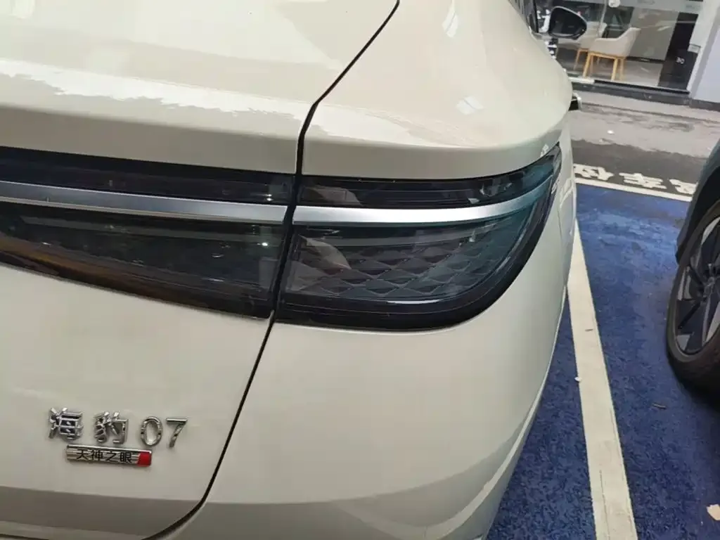 BYD Seal 07 DM-i — фото 3
