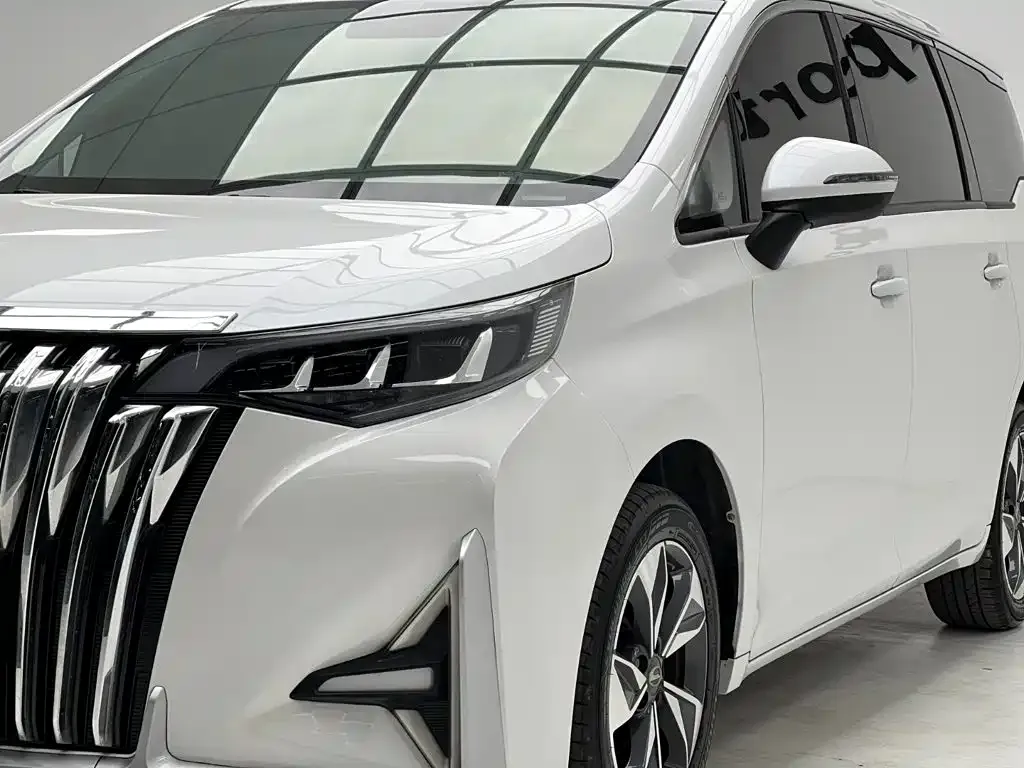 GAC Motor Trumpchi M6 — фото 10