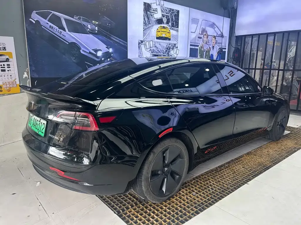 Tesla Model 3 — фото 7