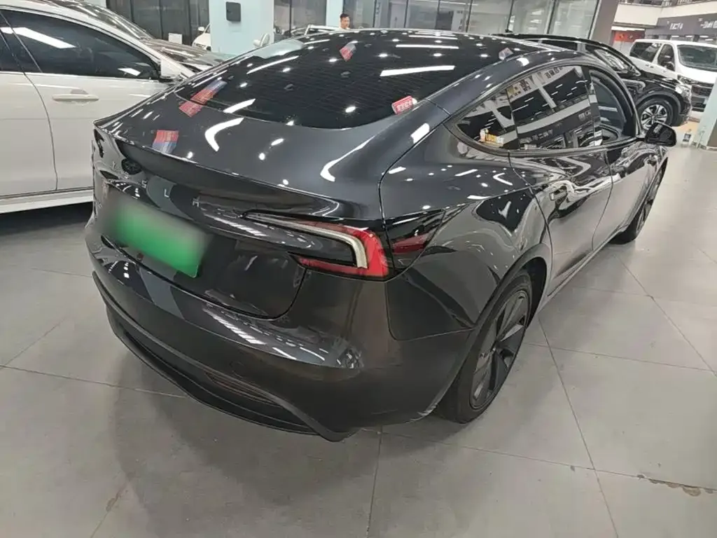 Tesla Model 3 — фото 4