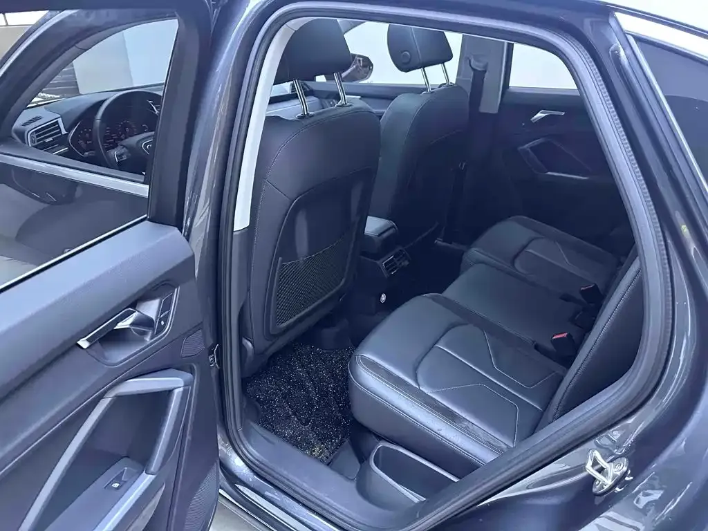 Audi Q3 Sportback — фото 9