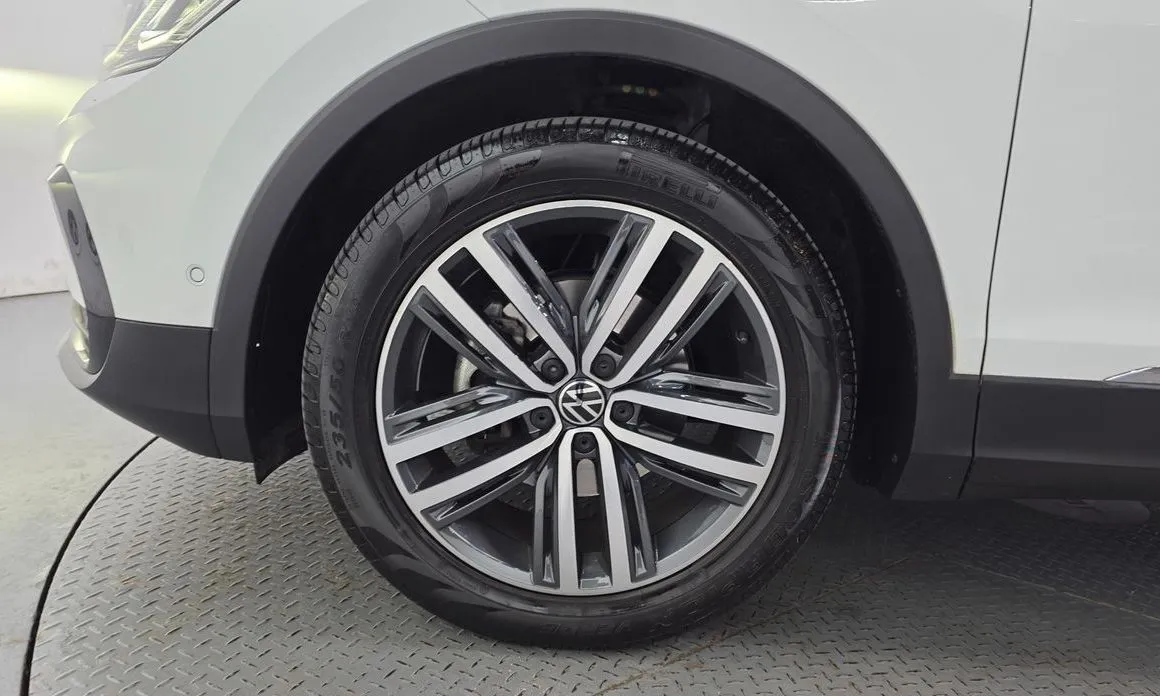 Volkswagen Tiguan — фото 8