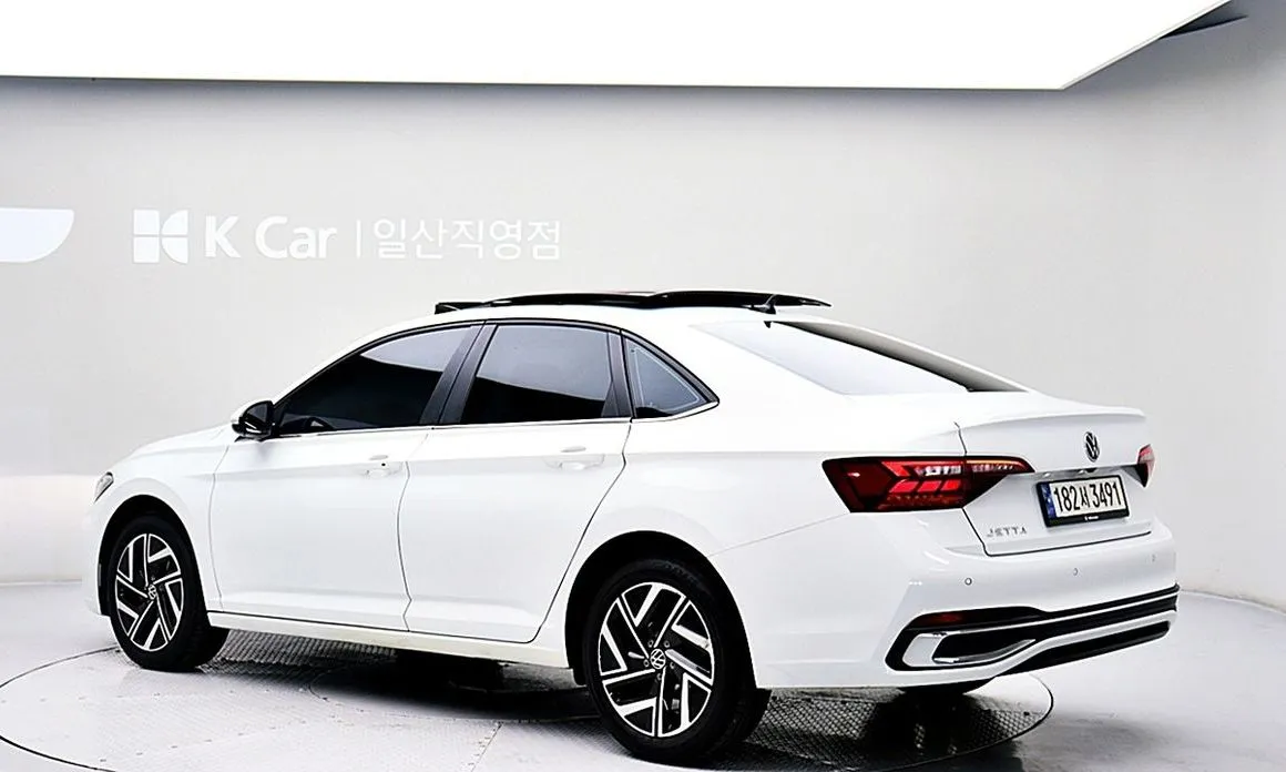 Volkswagen Jetta — фото 7