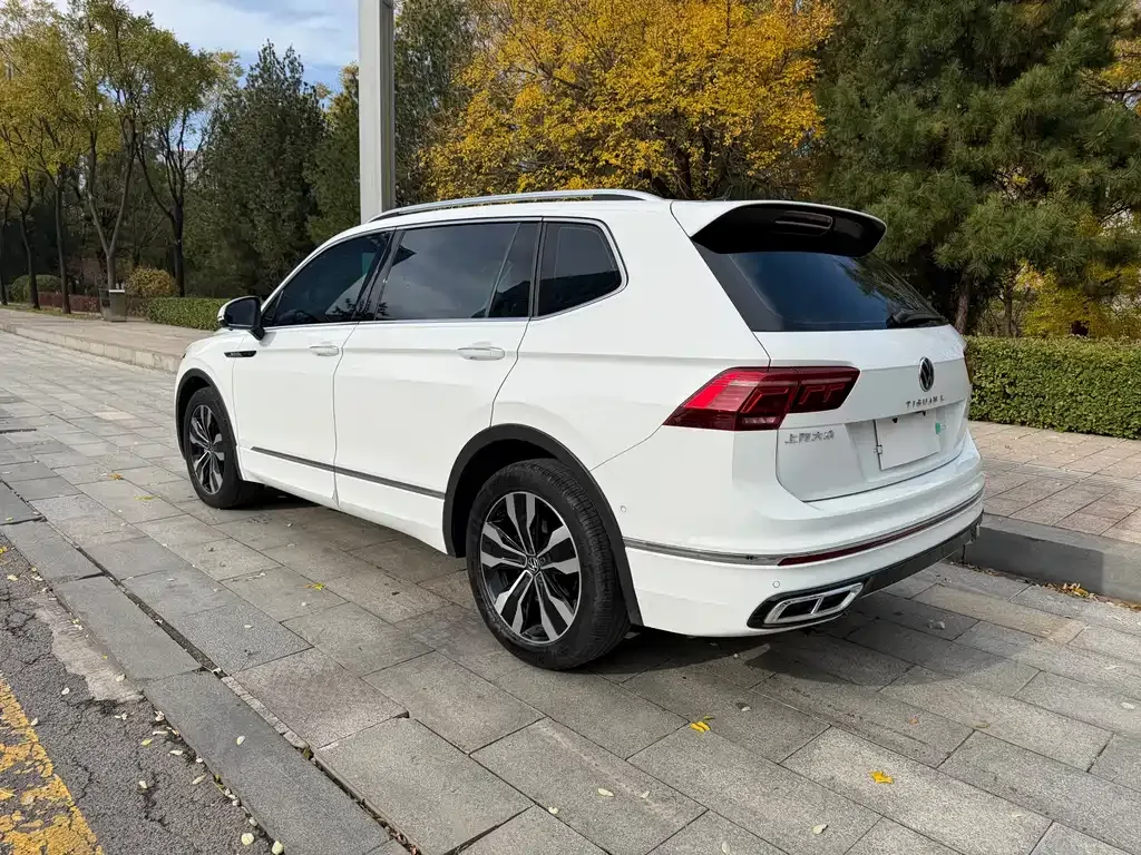 Volkswagen Tiguan L — фото 6