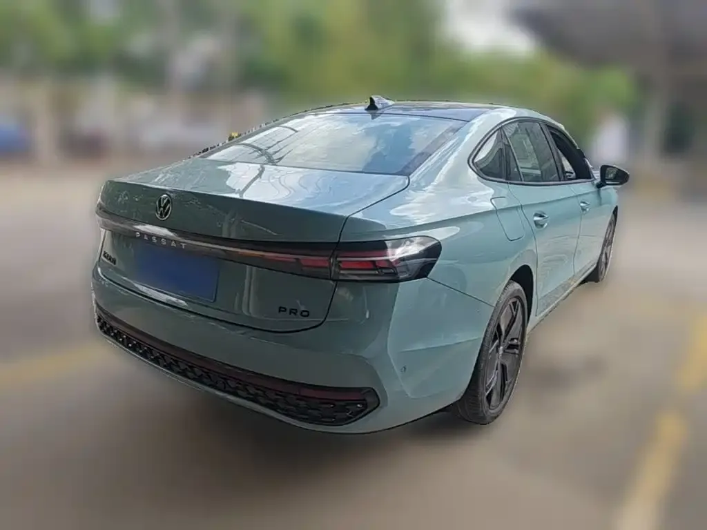 Volkswagen Passat — фото 4