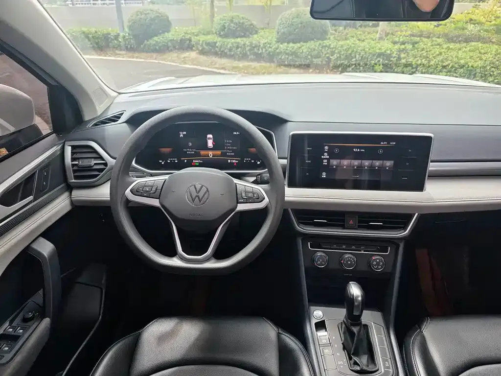 Volkswagen Tharu — фото 8