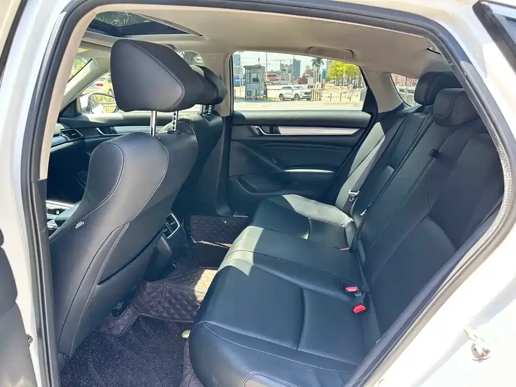Honda Accord — фото 2