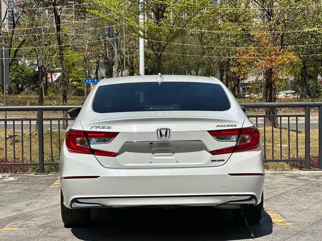 Honda Accord — фото 5