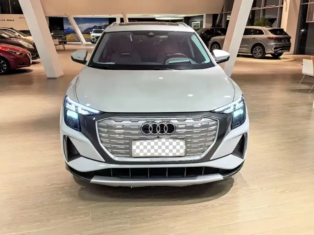 Audi Q5 e-tron — фото 9