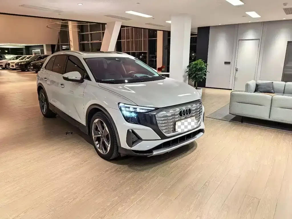 Audi Q5 e-tron — фото 2