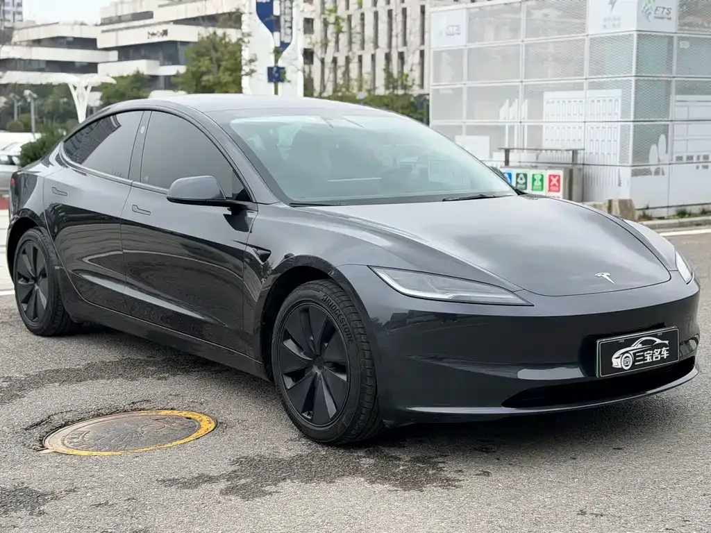 Tesla Model 3 — фото 7