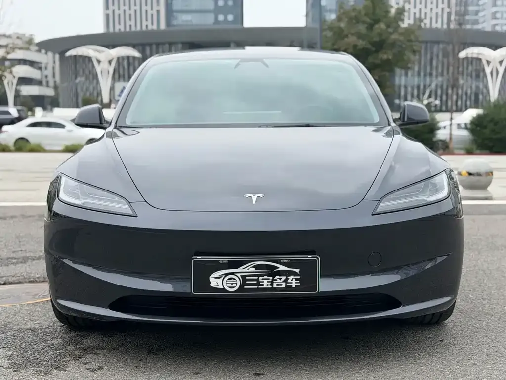 Tesla Model 3 — фото 8