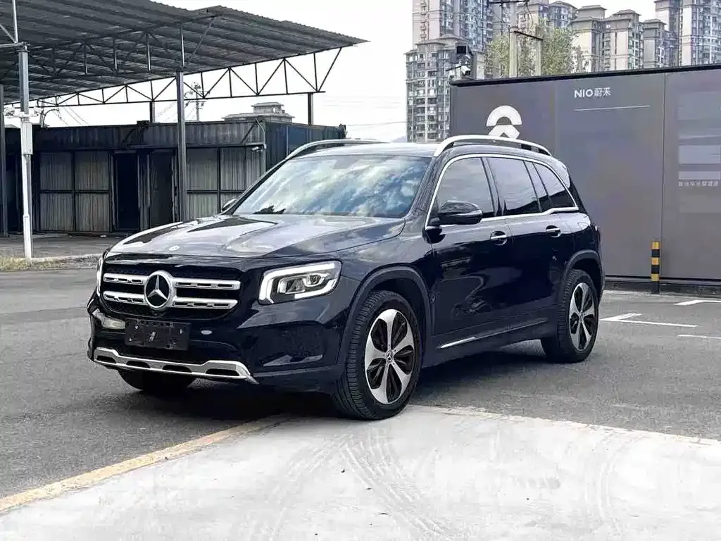 Mercedes-Benz GLB — фото 1