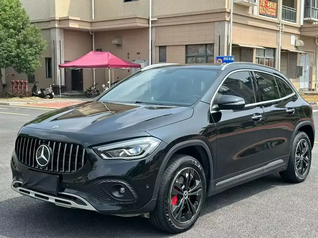 Mercedes-Benz GLA — фото 1