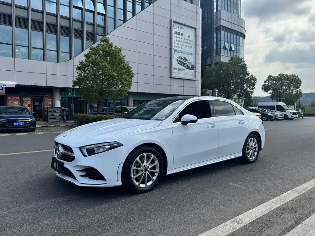 Mercedes-Benz A-Class — фото 1