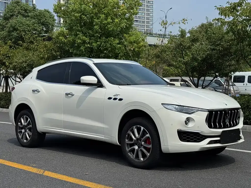 Maserati Levante — фото 10