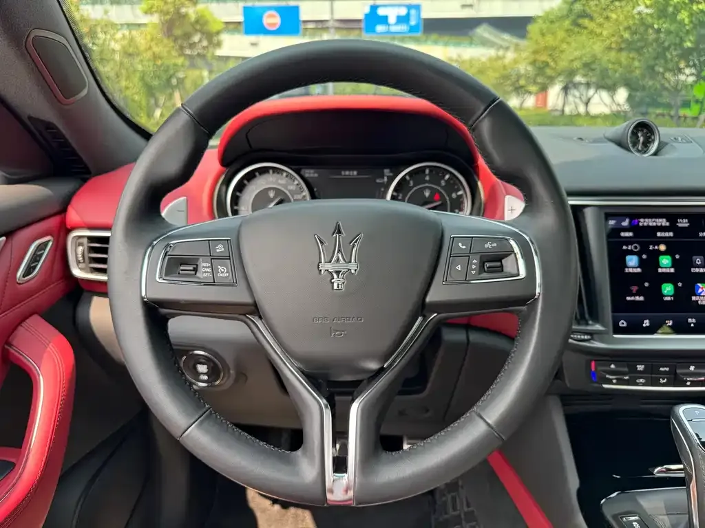Maserati Levante — фото 8