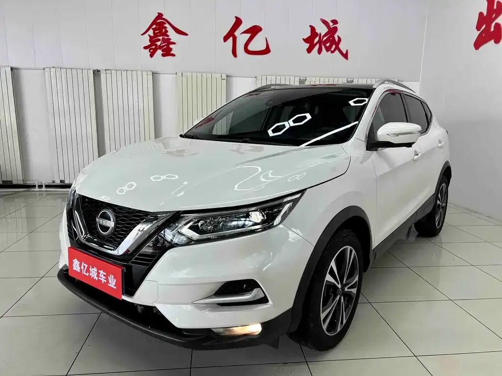 Nissan Qashqai — фото 1