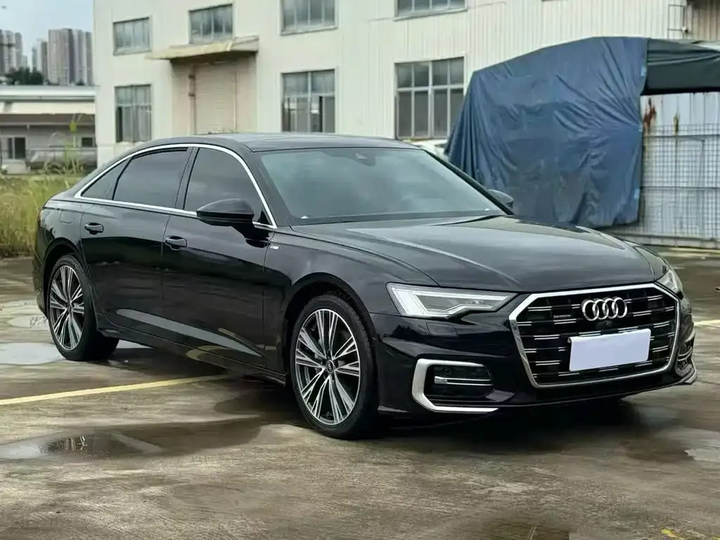 Audi A6L — фото 1