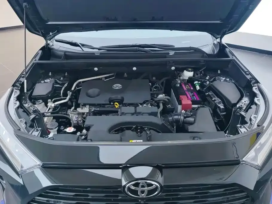 Toyota RAV4 — фото 9