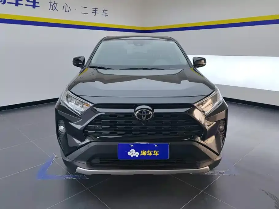 Toyota RAV4 — фото 3