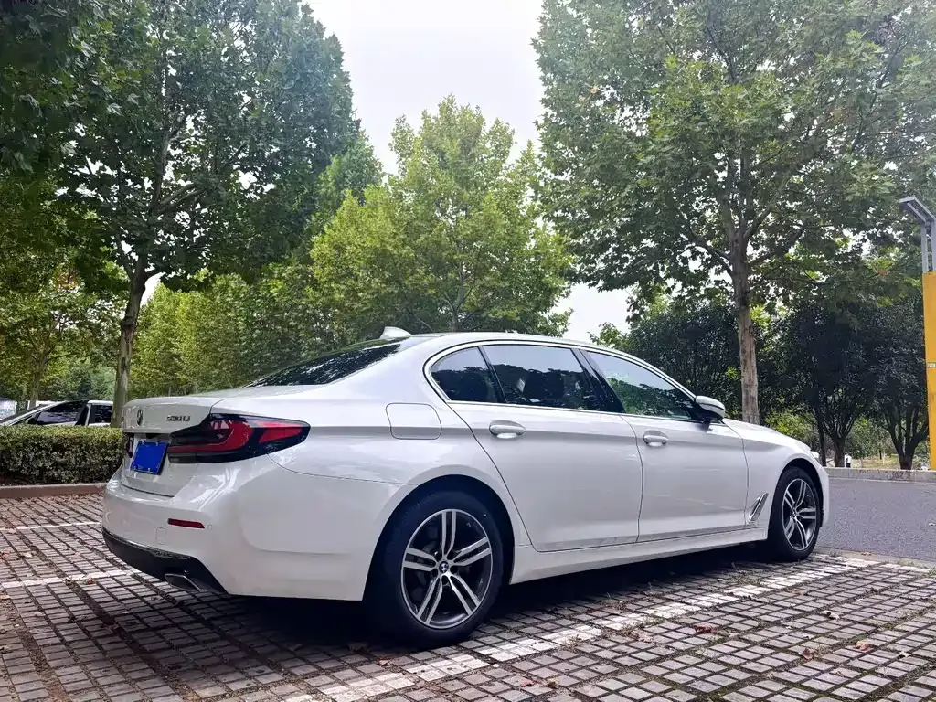 BMW 5 Series — фото 6