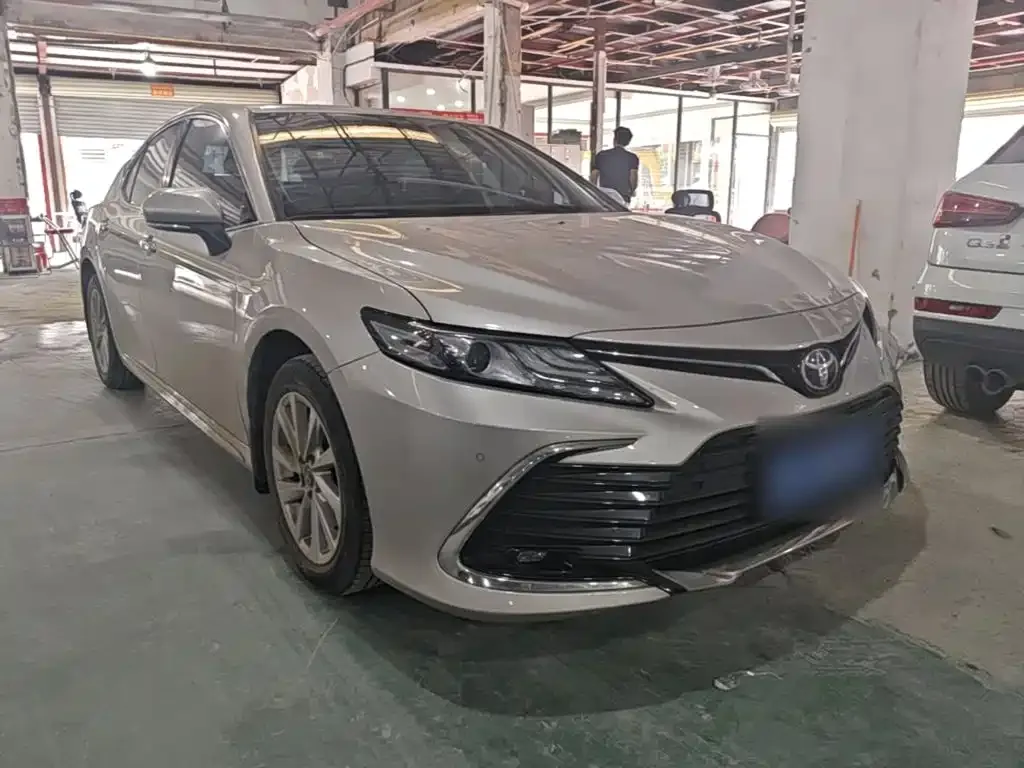 Toyota Camry — фото 6