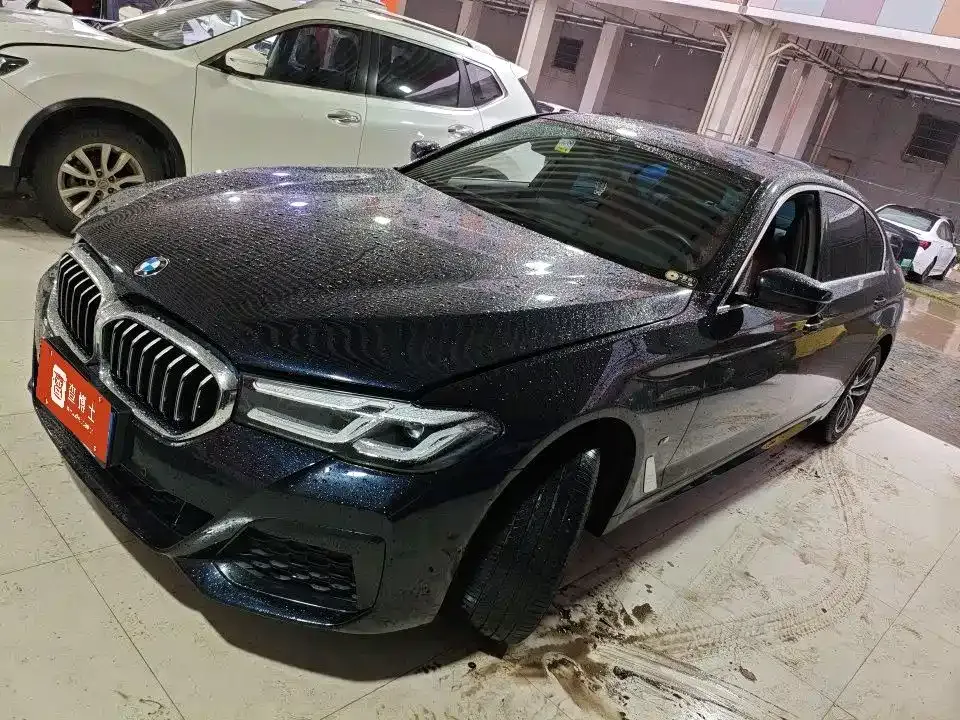BMW 5 Series — фото 1