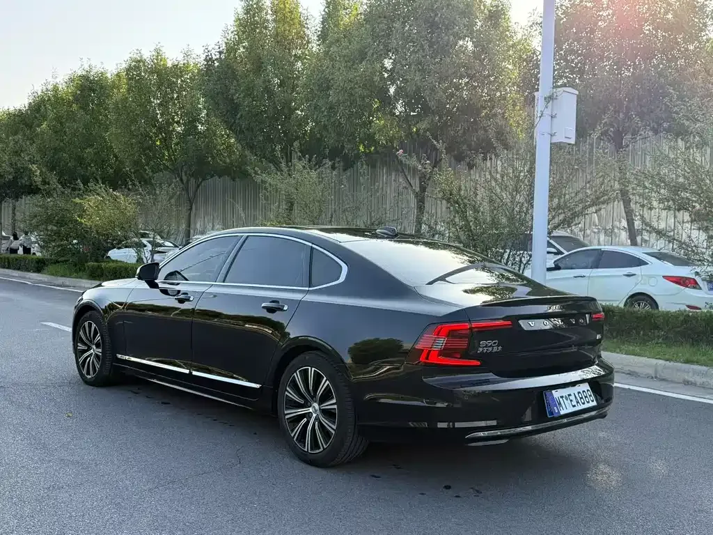 Volvo S90 — фото 8