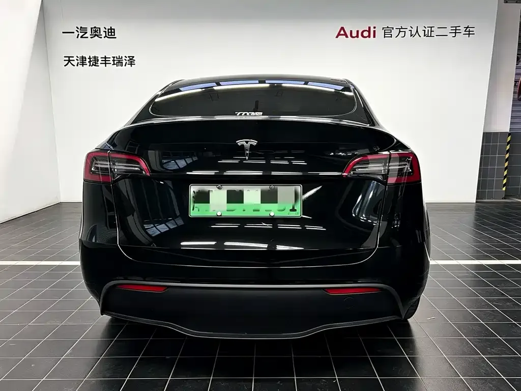 Tesla Model Y — фото 2