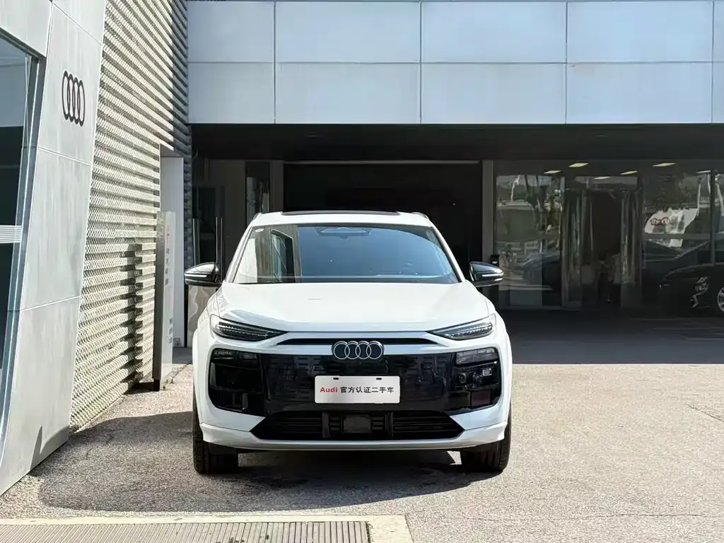 Audi Q6L e-tron — фото 5