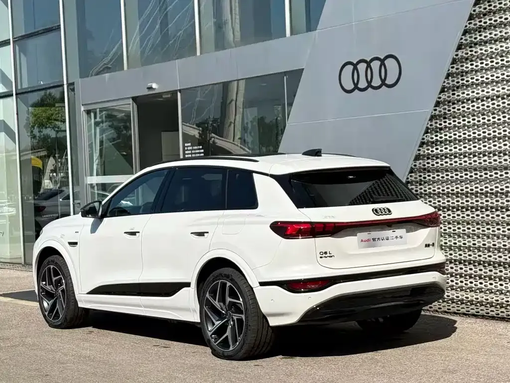 Audi Q6L e-tron — фото 3