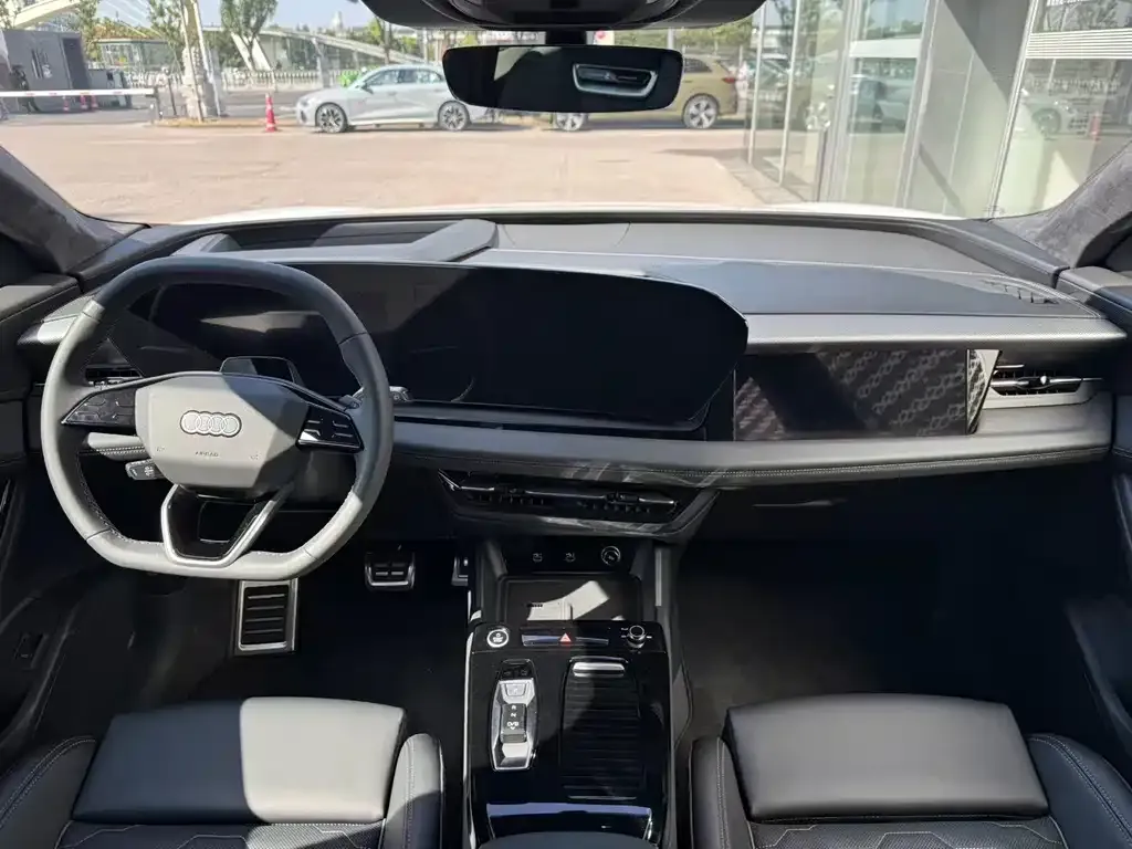 Audi Q6L e-tron — фото 6