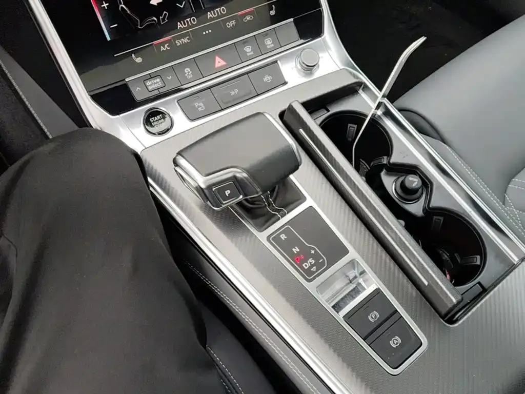 Audi A7L — фото 4