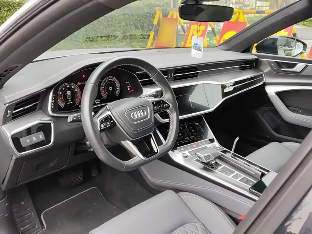 Audi A7L — фото 8