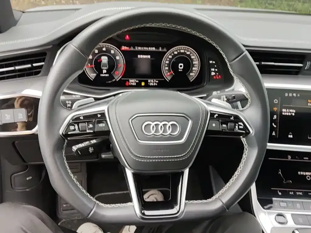 Audi A7L — фото 7