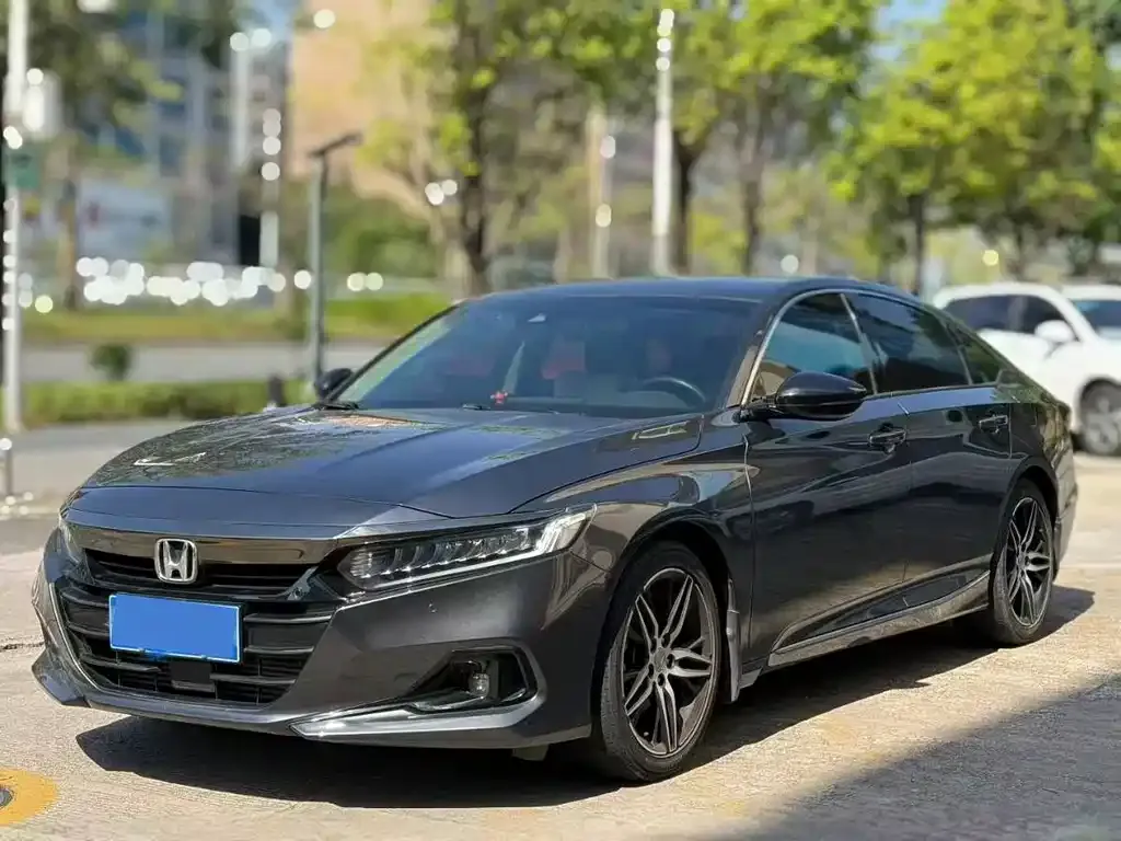 Honda Accord — фото 1