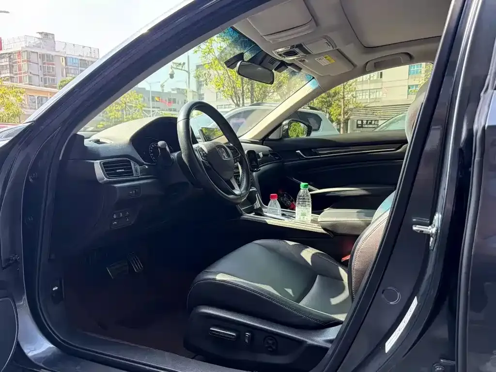 Honda Accord — фото 6