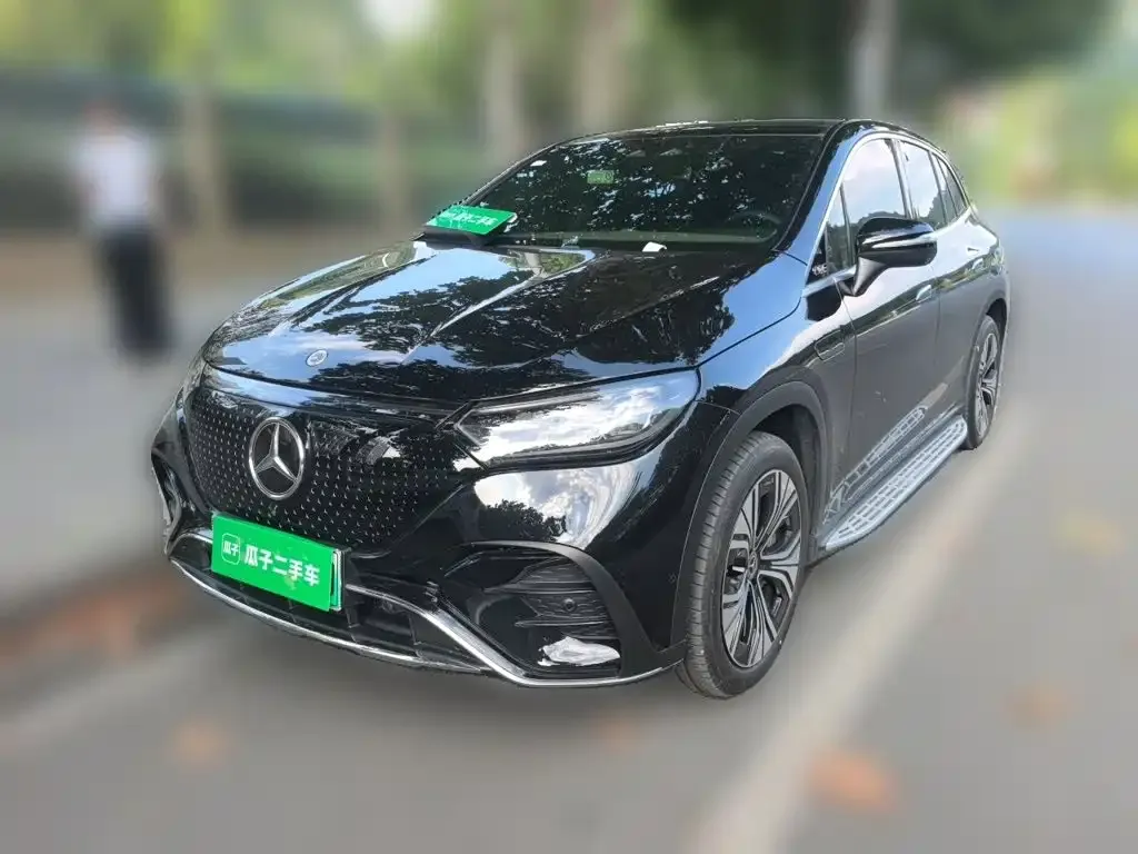 Mercedes-Benz EQE SUV — фото 1
