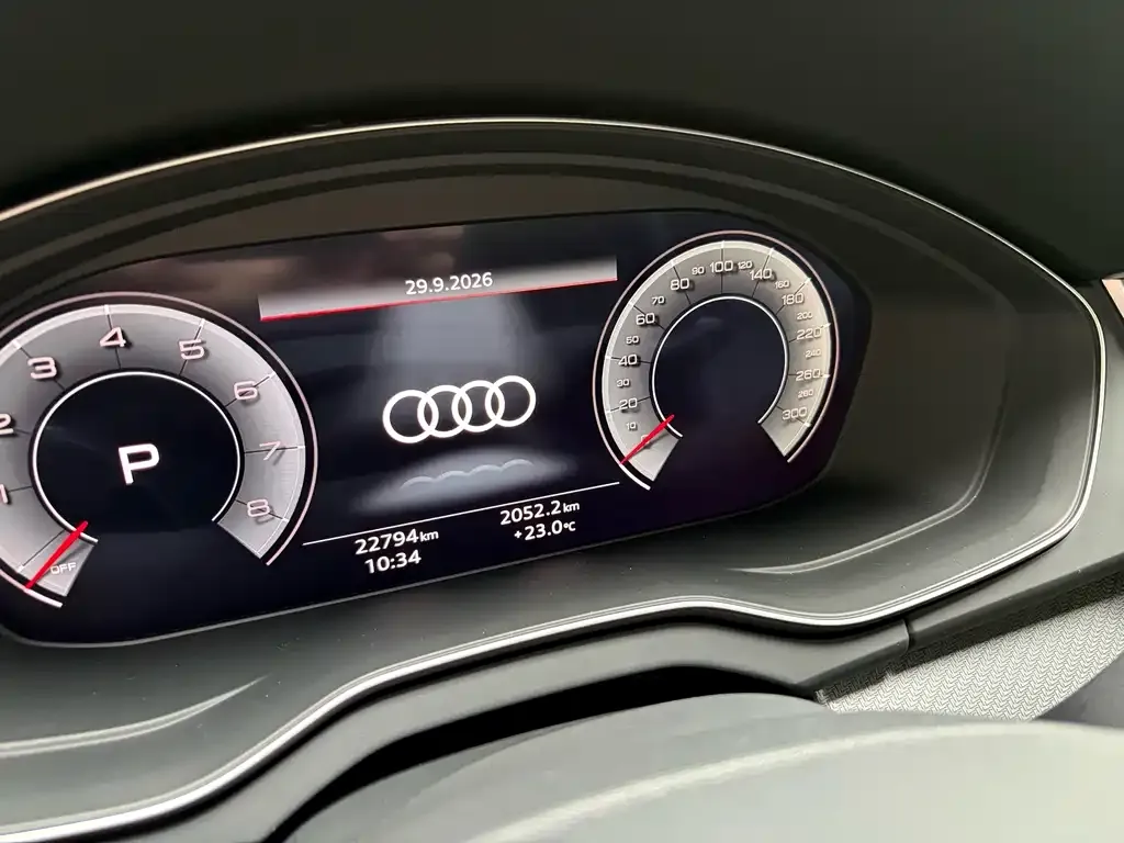 Audi Q5L — фото 6