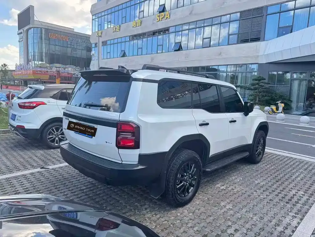 Toyota Prado — фото 4